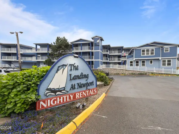 890 SE Bay Blvd Unit #206, Newport, OR 97365