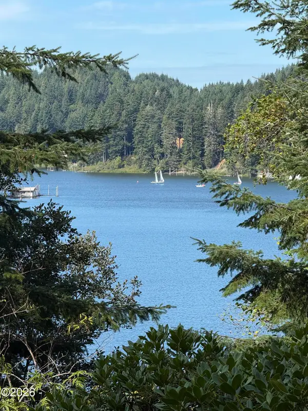 3196 S Ten Mile Lake, Lakeside, OR 97449