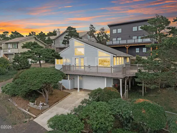 1390 NW Orcas Dr, Seal Rock, OR 97376