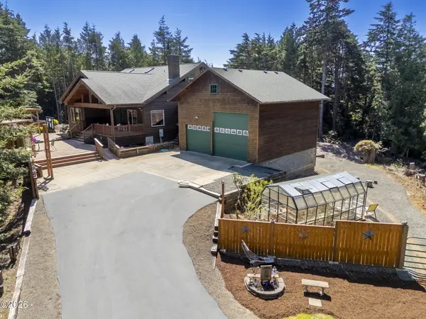 587 NW Terrace, Waldport, OR 97394
