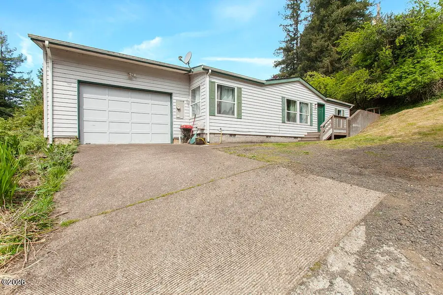 327 SE Cedar, Toledo, OR 97391 - #2