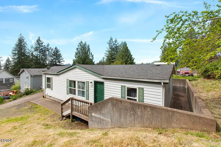 327 SE Cedar, Toledo, OR 97391 - #3