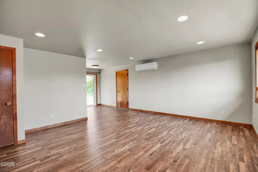 338 NE San-bay-o, Newport, OR 97365 - #3