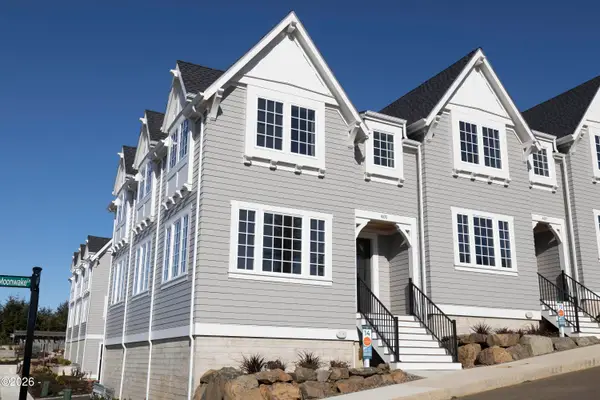 401 NE Moonwake, Depoe Bay, OR 97341