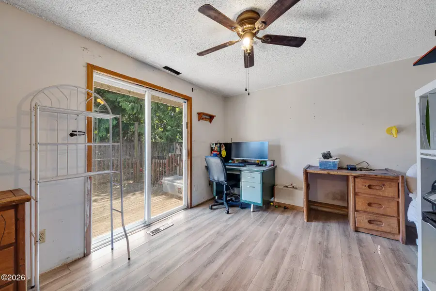 602 Ash, Tillamook, OR 97141 - #3