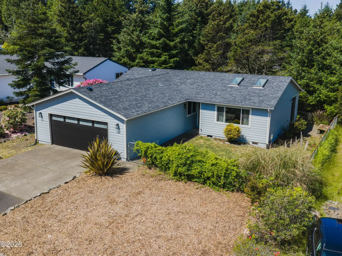720 SE Bird Ave, Waldport, OR 97394 - #1