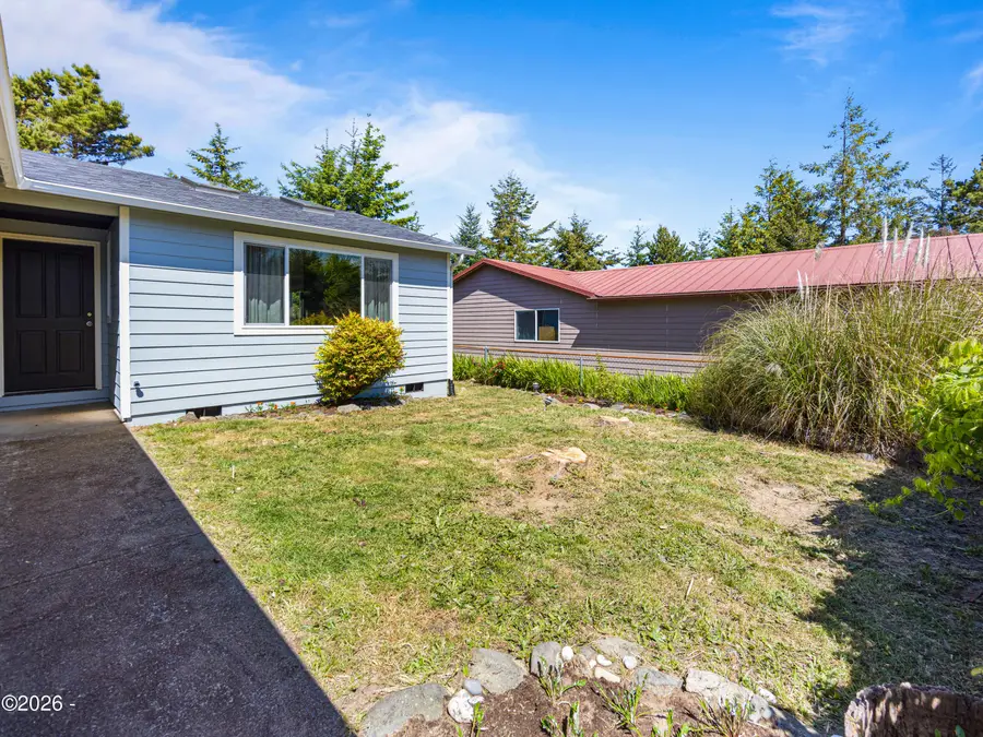 720 SE Bird Ave, Waldport, OR 97394 - #2