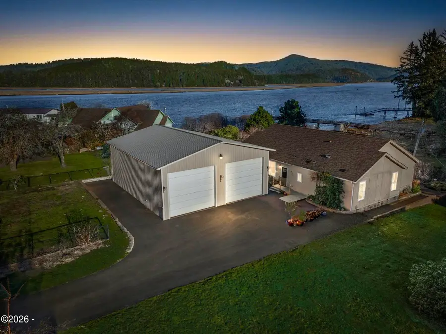 955 SE River View, Waldport, OR 97394 - Image #2
