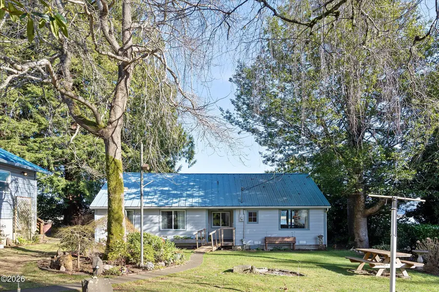 2032 SE Garden, Waldport, OR 97394 - Image #2
