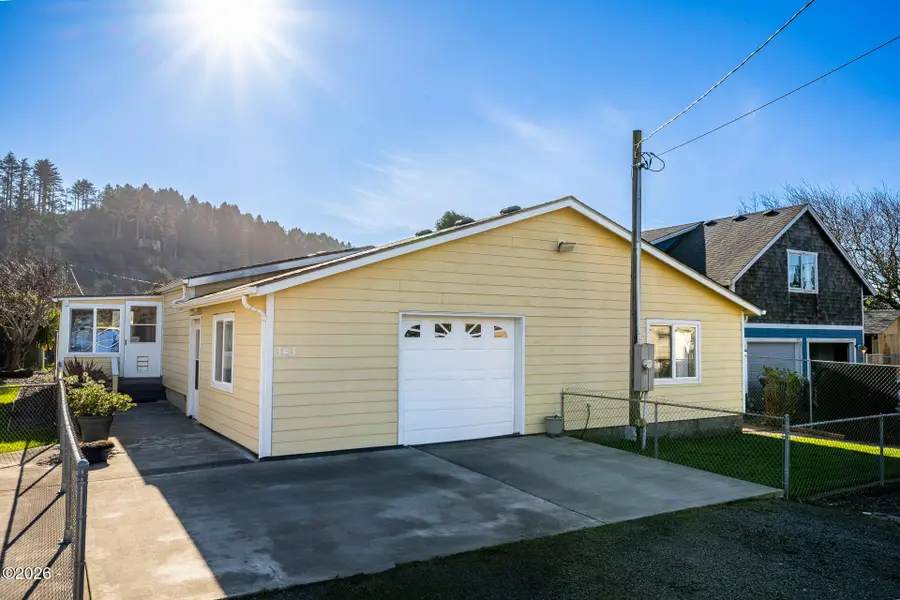 343 NW 58th, Newport, OR 97365 - Image #2