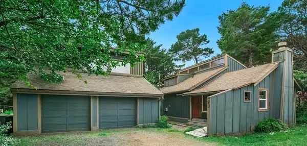 70 NW Knoxville, Yachats, OR 97498