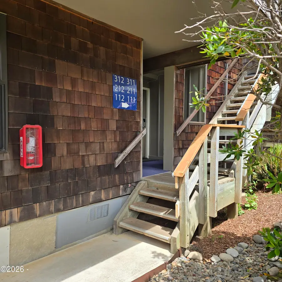 1000 SE Bay Blvd Unit #c-13, Newport, OR 97365 - #3