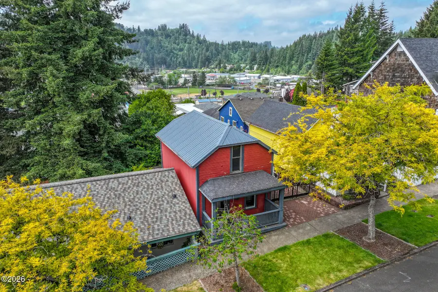 151 NE Alder, Toledo, OR 97391 - #2