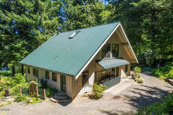 482 S Millport Slough Rd, Lincoln City, OR 97367