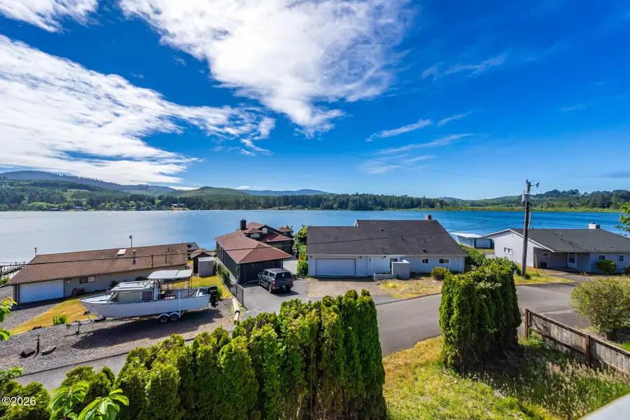 1017 NE Lake, Lincoln City, OR 97367 - #3