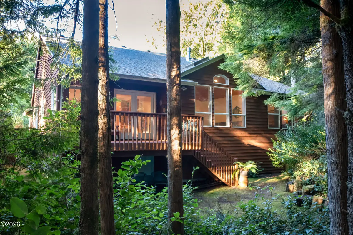 110 SW Cormorant, Depoe Bay, OR 97341 - Image #1