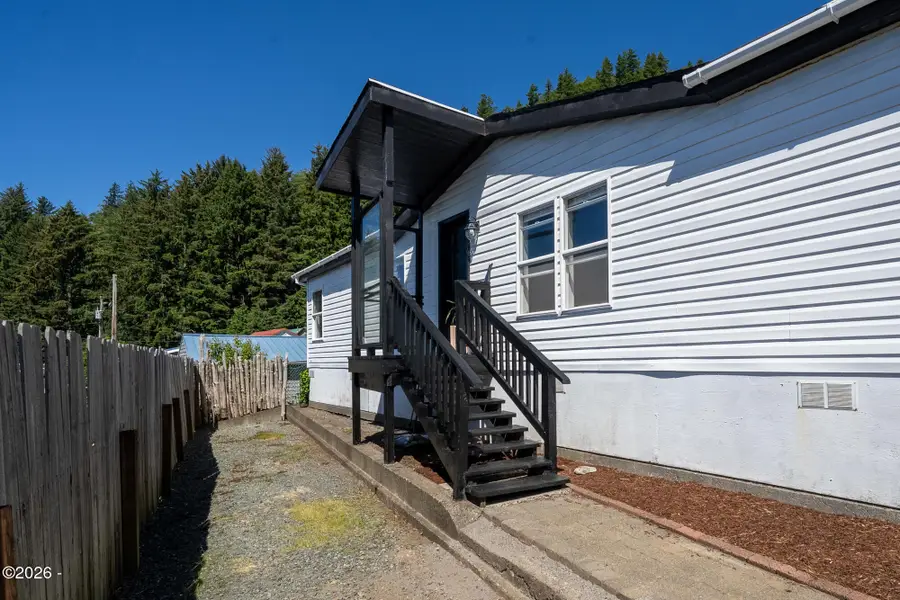 902 Acacia, Garibaldi, OR 97118 - #3