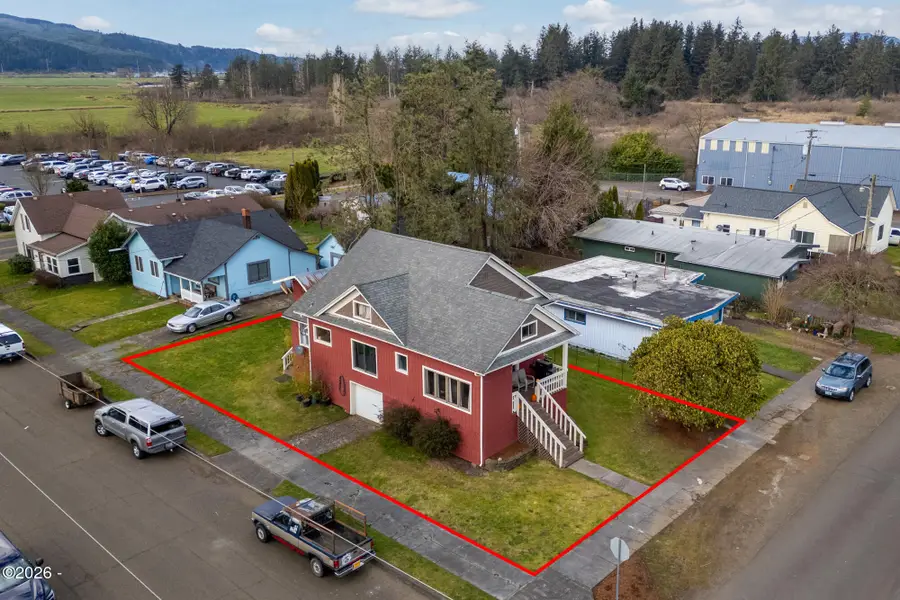 116 Cedar, Tillamook, OR 97141 - Image #2