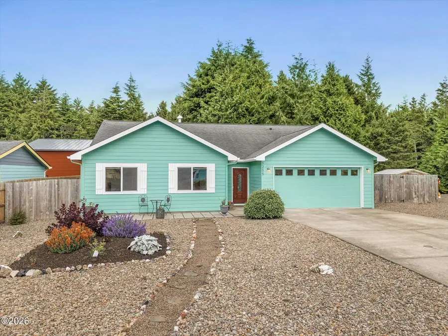 1255 SW Wedge Ct, Waldport, OR 97394 - #2