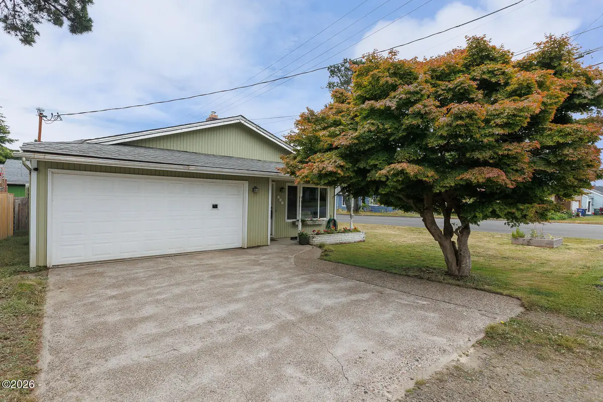 806 NE Douglas, Newport, OR 97365 - #1