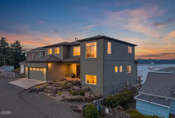 811 SW 12th, Newport, OR 97365