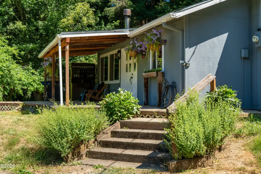 203 Salmon Creek, Eddyville, OR 97343 - #3