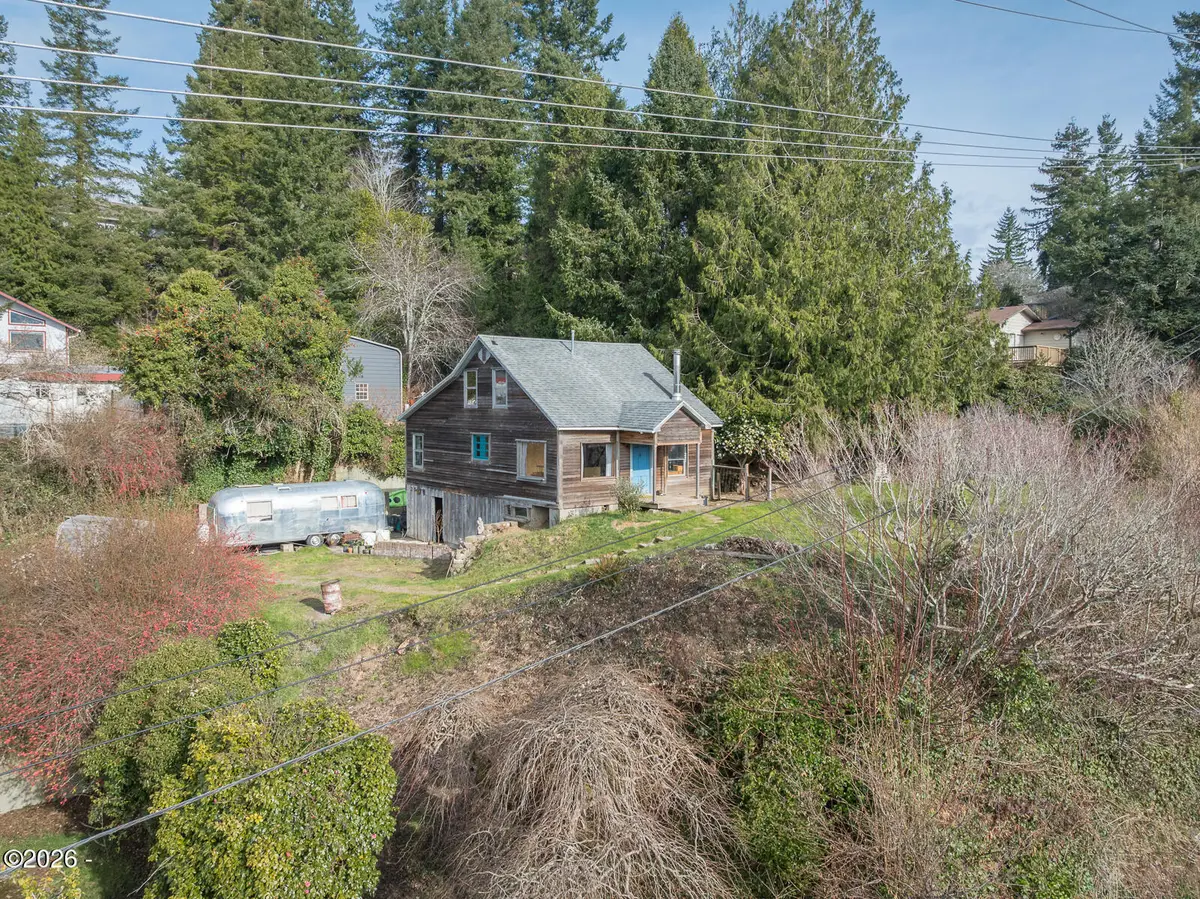 254 NE 3rd, Toledo, OR 97391 - #1