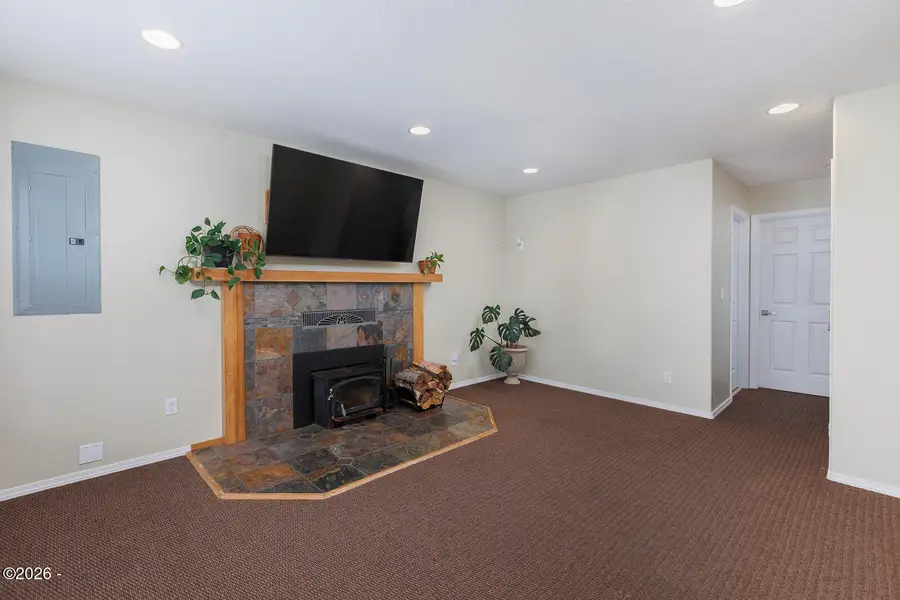 718 NE Eads, Newport, OR 97365 - #3