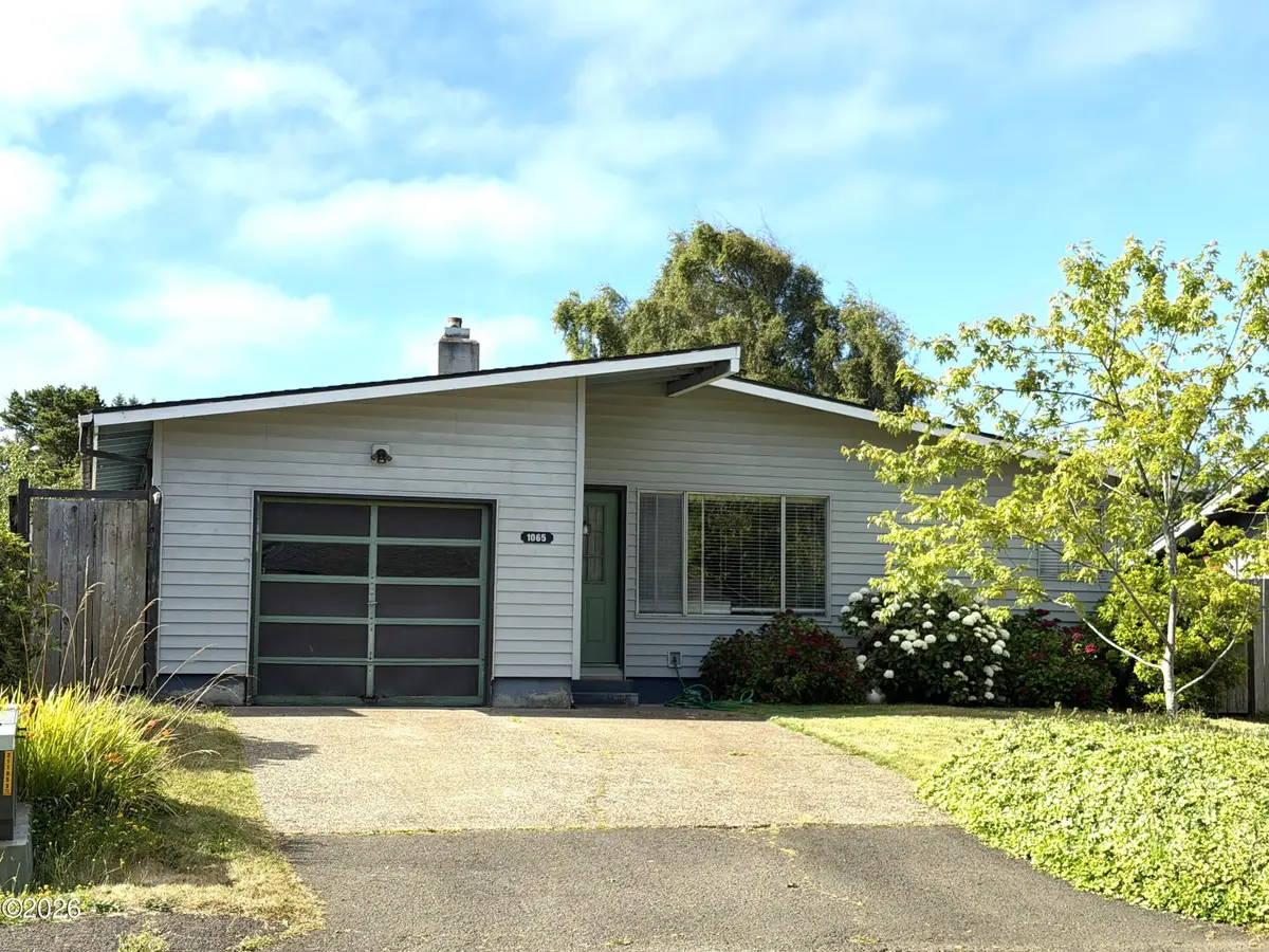 1065 SE Ball, Waldport, OR 97394 - #1