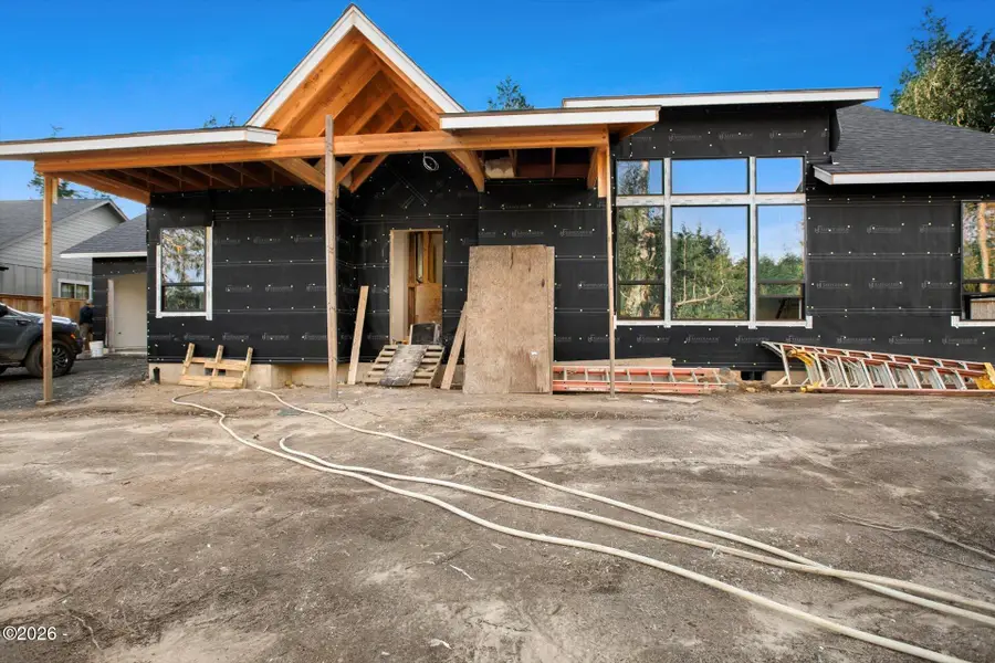 940 SW Dolores, Waldport, OR 97394 - Image #2