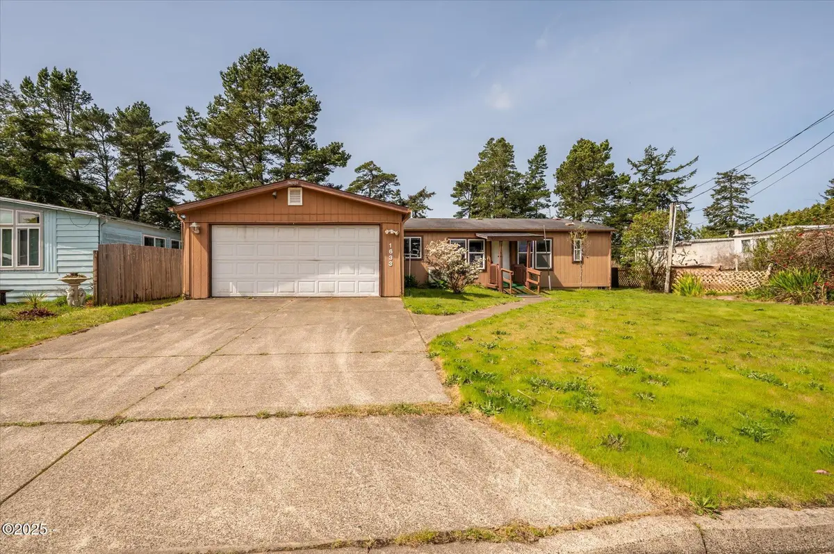 1633 Maple, Florence, OR 97439 - #1