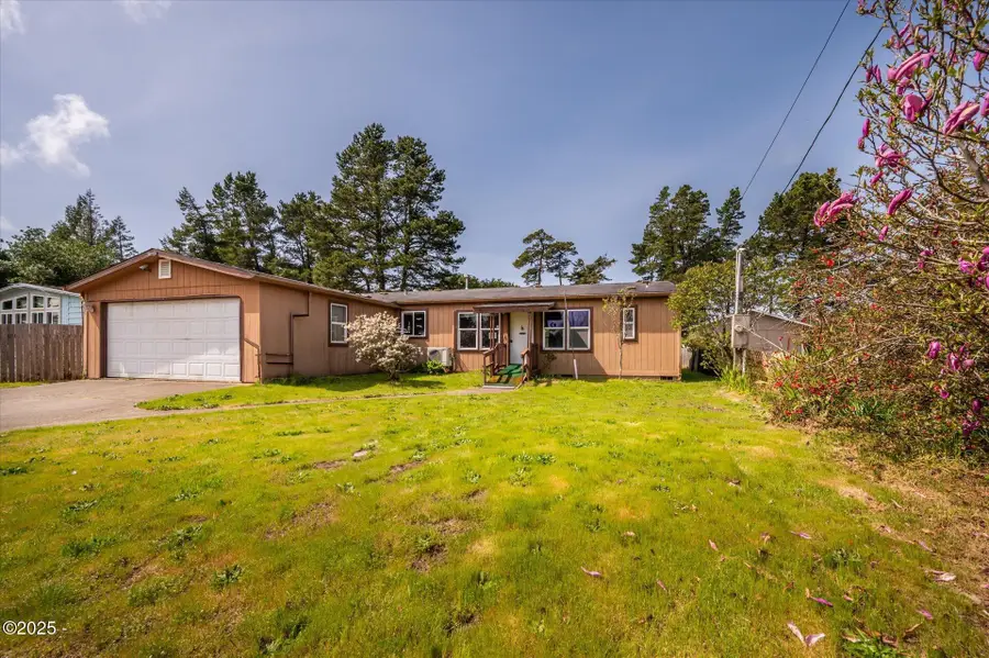 1633 Maple, Florence, OR 97439 - #2