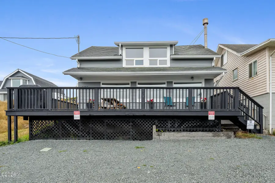 1420 N N Pacific, Rockaway Beach, OR 97136 - #2