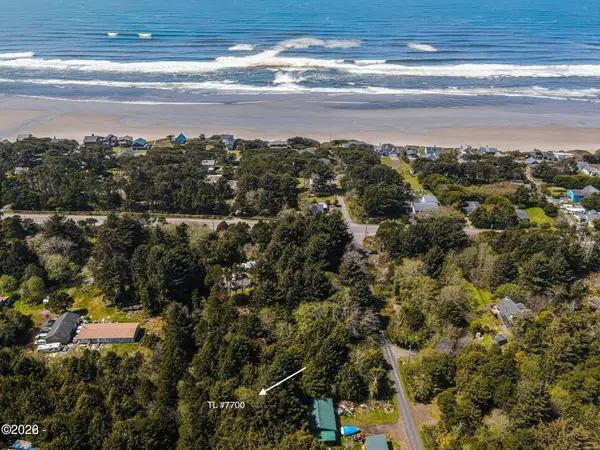 300 NE Washington, Yachats, OR 97498