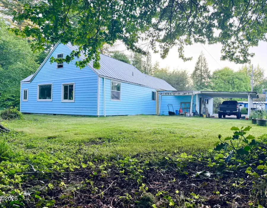 677 SE Moffitt, Waldport, OR 97394 - #2