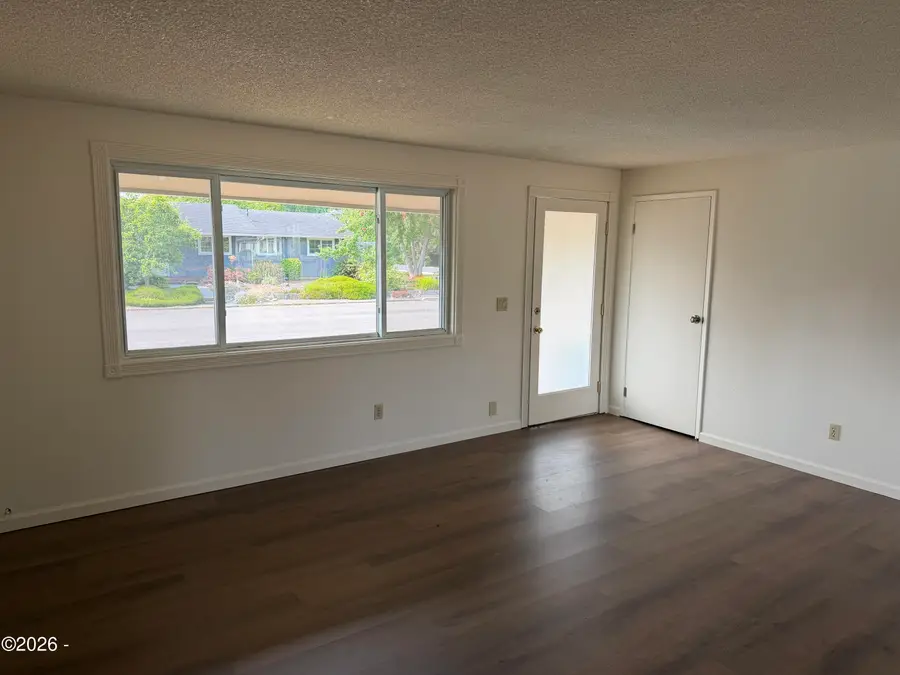 120 SE Salmon, Waldport, OR 97394 - #2