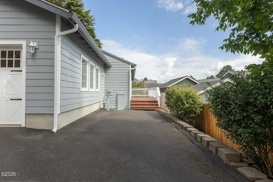 539 SE Neptune, Lincoln City, OR 97367 - #2