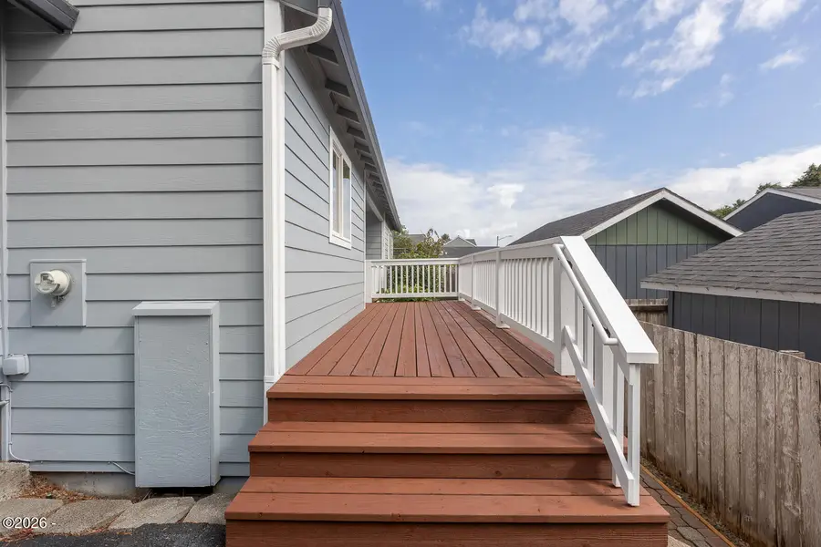 539 SE Neptune, Lincoln City, OR 97367 - #3