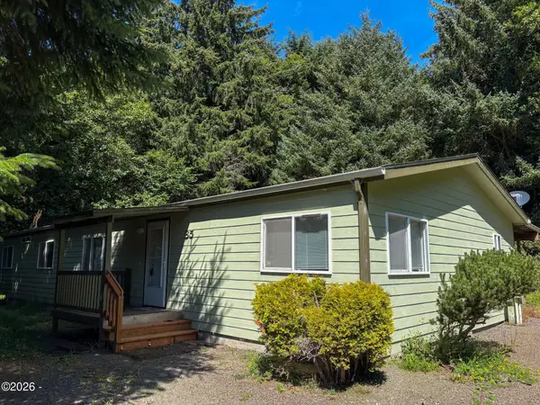 85 Keene Ave, Depoe Bay, OR 97341
