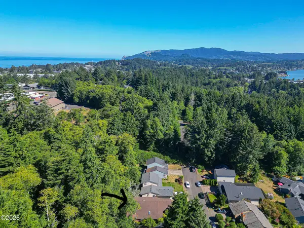 2085 NE Tide Ave, Lincoln City, OR 97367