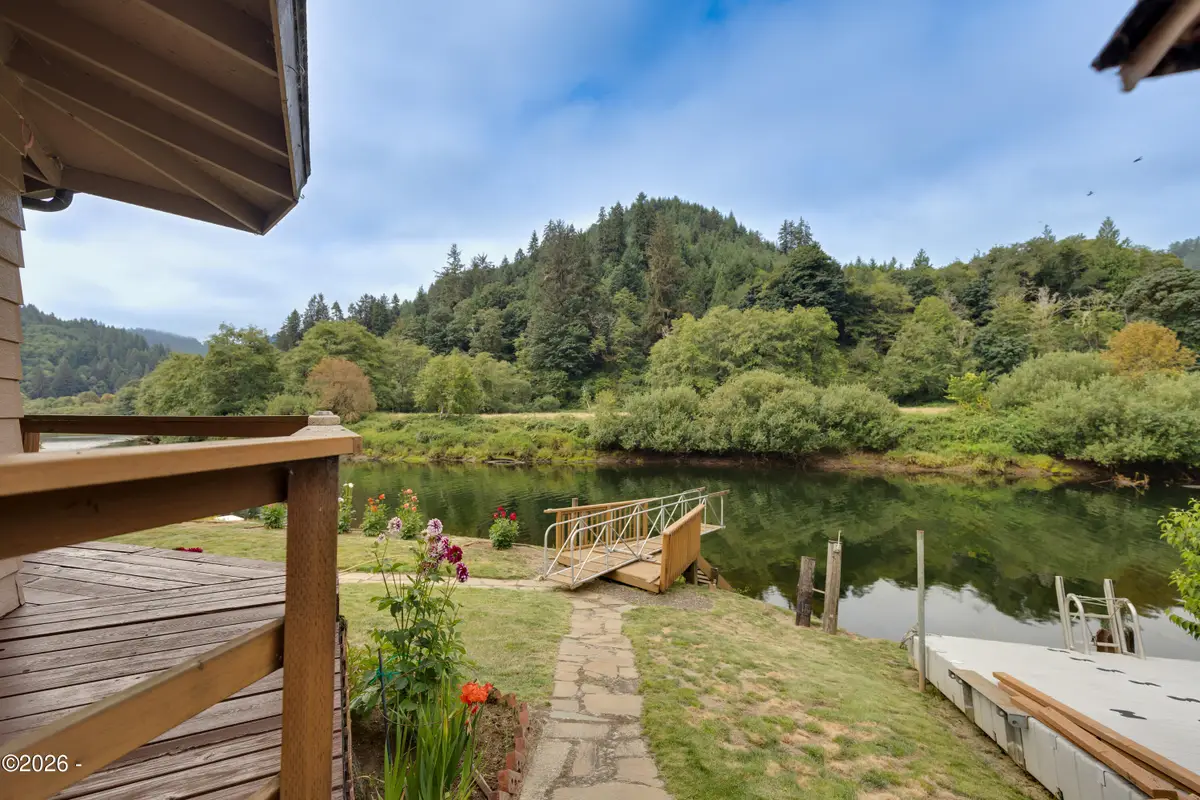 154 E Trafzer, Tidewater, OR 97390 - #1