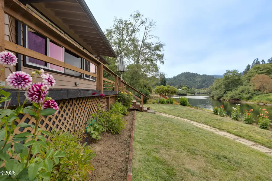 154 E Trafzer, Tidewater, OR 97390 - #2