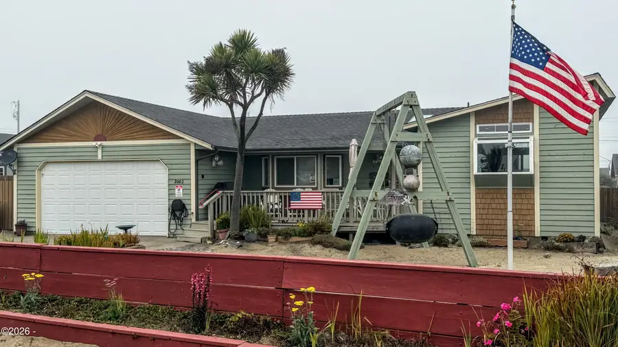 2002 NW Bridgeview Dr, Waldport, OR 97394 - #2