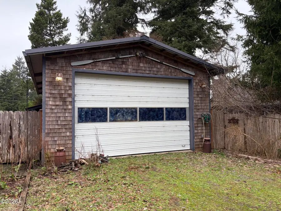 119 S Lagoon, Rockaway Beach, OR 97136 - Image #3