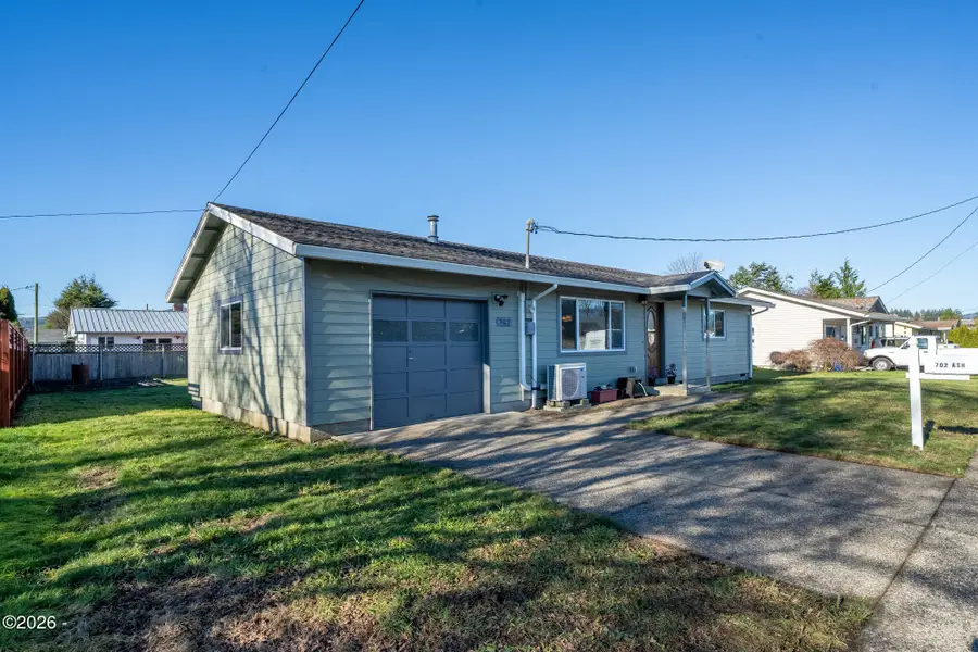 702 Ash, Tillamook, OR 97141 - #2