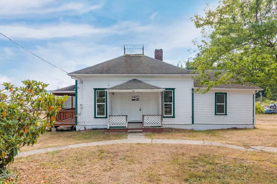 821 NW 5th, Toledo, OR 97391 - #2