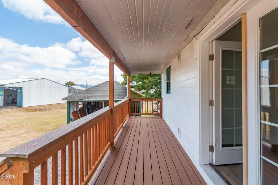 821 NW 5th, Toledo, OR 97391 - #3