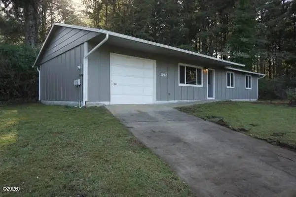 1942 SW Galley Ct, Lincoln City, OR 97367