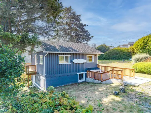 449 SW 10th, Newport, OR 97365