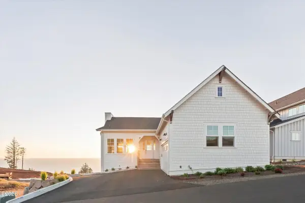 1100 NE Marmoris, Depoe Bay, OR 97341